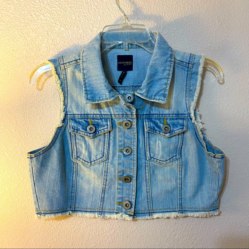 Crop denim vest